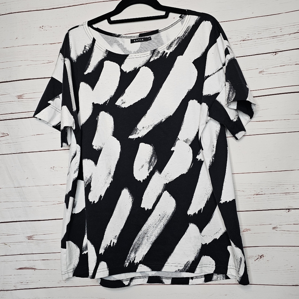 Ratia Black & White Nuoska Pattern Short Sleeve Tricot Top